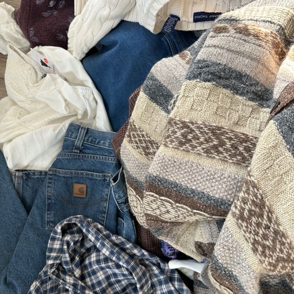 MYSTERY BOX 📦✨ - Picture 2 of 13